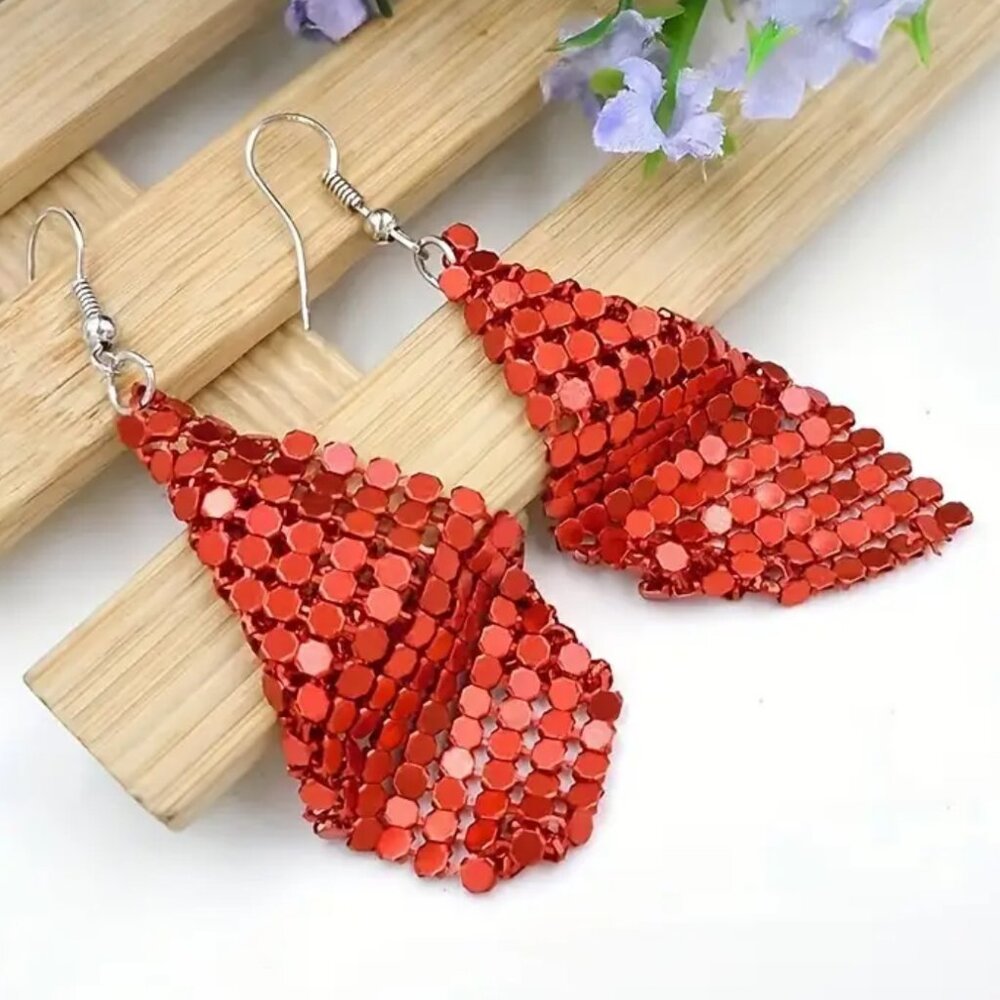 ๐บ ๐บ ๐บ Long Red Mesh Metallic Bling Earrings - Silver Plated Ear Wires - Picture 2 of 2